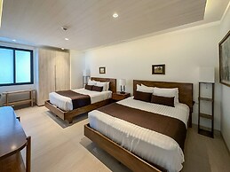 5BR Beachfront Luxury Condo