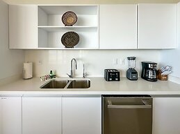 5BR Beachfront Luxury Condo