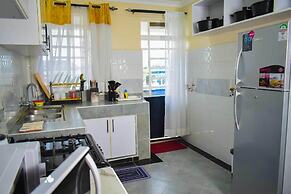 Lux Suites Fancy Getaway Apartments