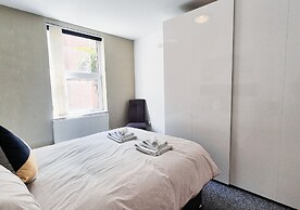 Stylish & Modern 2BR Flat