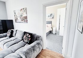 Stylish & Modern 2BR Flat