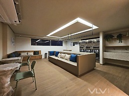 Art Studio by VLV Stays