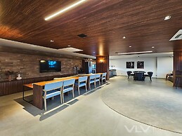 Art Studio by VLV Stays