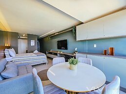 Art Studio by VLV Stays