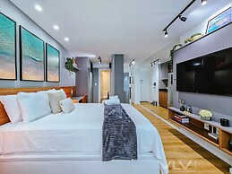 Art Studio by VLV Stays
