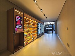 Art Studio by VLV Stays