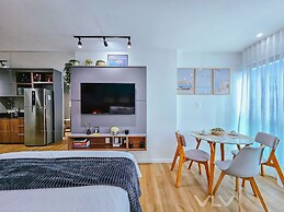 Art Studio by VLV Stays