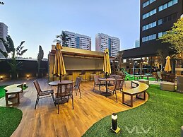 Art Studio by VLV Stays