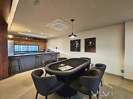 Art Studio by VLV Stays