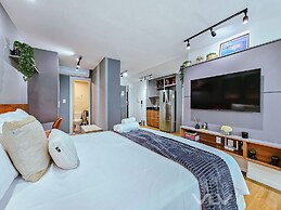 Art Studio by VLV Stays