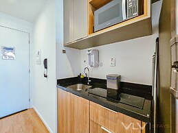 Art Studio by VLV Stays