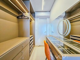 Art Studio by VLV Stays