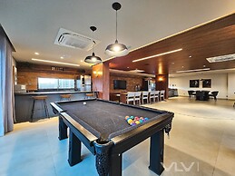 Art Studio by VLV Stays