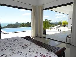 Secluded Villa With Private Pool and Breathtaking Sea Views