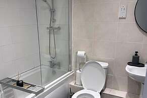 2bed Apartment-free Parking, Pets, Garden, Central