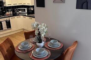 2bed Apartment-free Parking, Pets, Garden, Central
