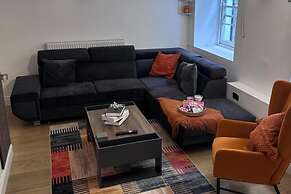 2bed Apartment-free Parking, Pets, Garden, Central
