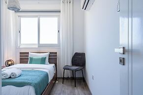 Olympus Stylish 2-BR Apt in Larnaca