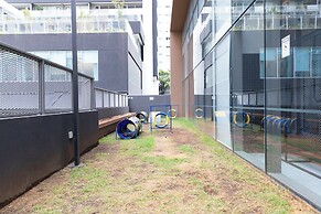 Vista incrível com piscina e AC