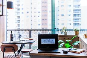 Vista incrível com piscina e AC