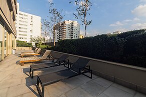 Duplex com piscina e academia