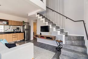 Duplex com piscina e academia