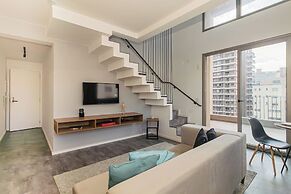 Duplex com piscina e academia