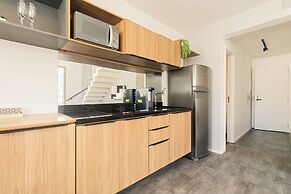 Duplex com piscina e academia