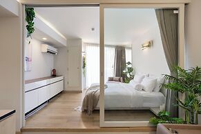 Beachside Chic Coastal Hideaway