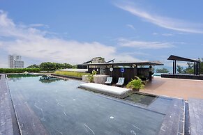 Beachside Chic Coastal Hideaway