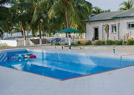 LLOYDS BEACH RESORT and SPA