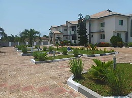 LLOYDS BEACH RESORT and SPA