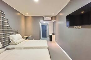 B Hotels Angeles City
