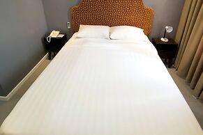 B Hotels Angeles City