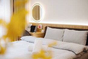 Wisteria Luxury Apartment