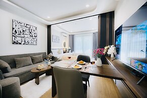 Wisteria Luxury Apartment