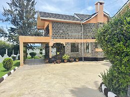 Lux Suites Lakeview Mansion Nakuru