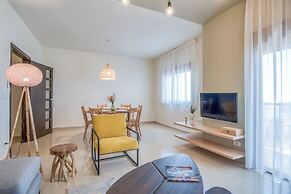 Vinyl 3-Bedroom Apartment in Zouk Mikael