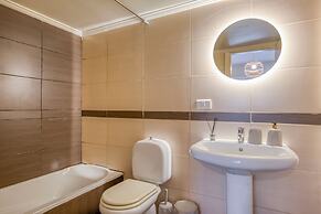Vinyl 3-Bedroom Apartment in Zouk Mikael