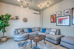 Vinyl 3-Bedroom Apartment in Zouk Mikael