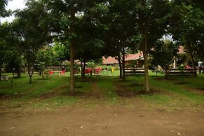 Lee Njiru Resort