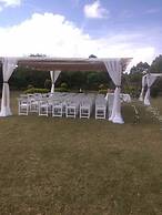 Lee Njiru Resort