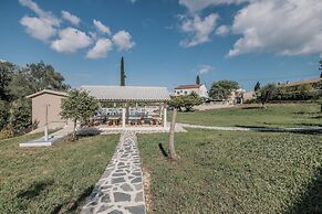 Pelithea Aparthotel