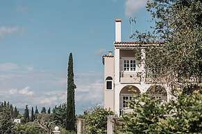 Pelithea Aparthotel
