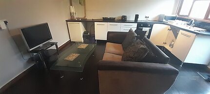 Pet Friendly - 4 Guests - 13 min to the Beach