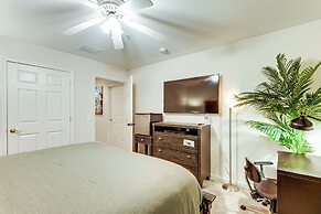 8 Mi to Dtwn Silver Spring: Convenient Condo