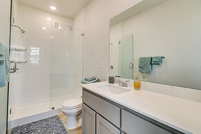 2 Mi to Dtwn Dining! Pet-friendly Temple Townhome