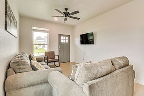 2 Mi to Dtwn Dining! Pet-friendly Temple Townhome