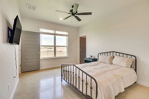 2 Mi to Dtwn Dining! Pet-friendly Temple Townhome