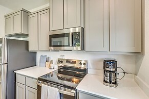 2 Mi to Dtwn Dining! Pet-friendly Temple Townhome